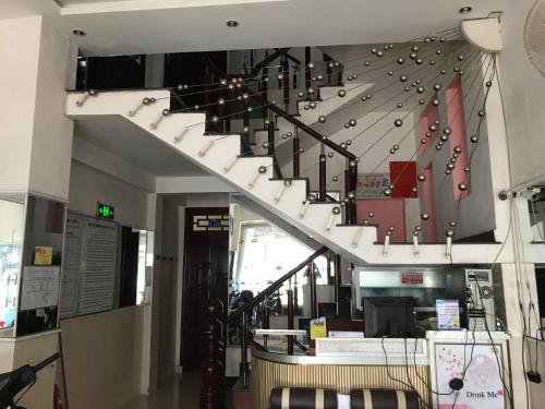 Буонматхуот: Ngoc Hoi Hotel 1