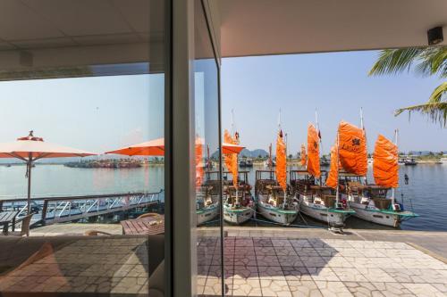 Халонг: Private L'Azalee Premium Day Cruise 6,5 hours