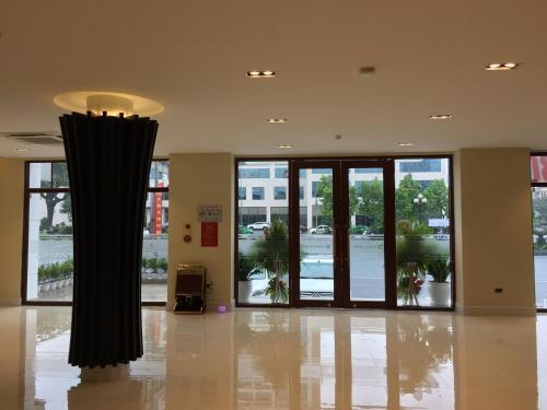 Ханам: 5 Star Apartment Central Phu Ly