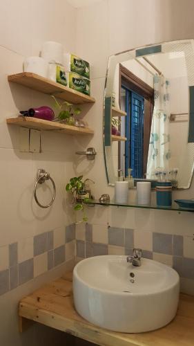 Хошимин: Tiny's Home* 2BR Studio in Buivien alley