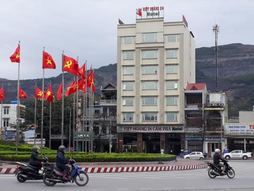 Ван Дон: Khách sạn Việt Hoàng 24H