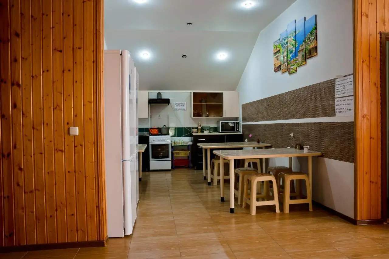 Лоо: Guest House Gayane