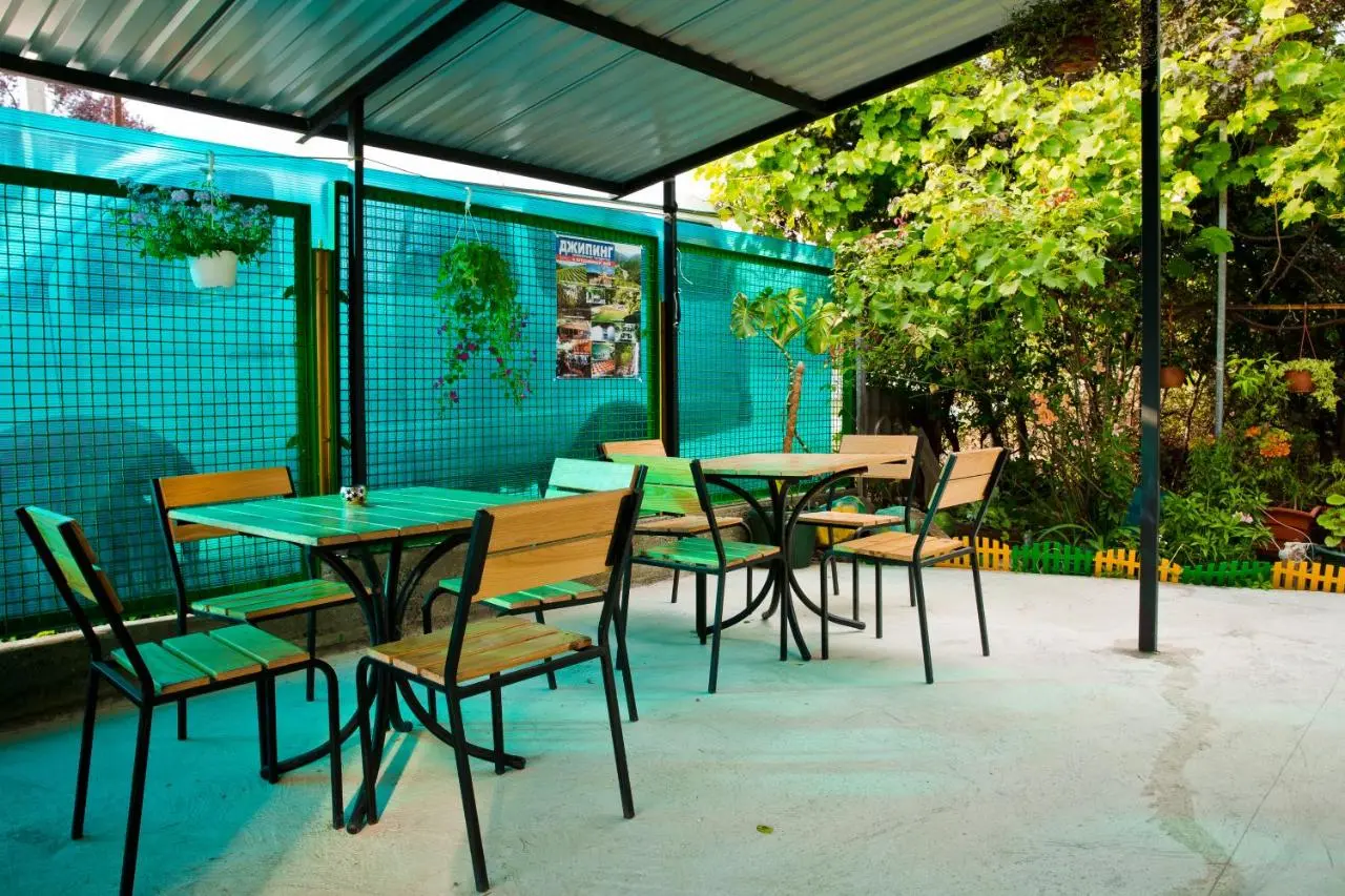 Лоо: Guest House Gayane