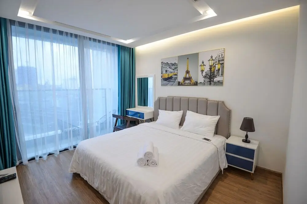 Ханой: Hagi APT - Vinhomes Metropolis service apartment in Lieu Giai