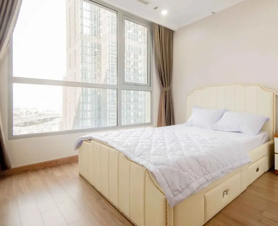 Хошимин: Vinhomes Golden River Luxury Apartment