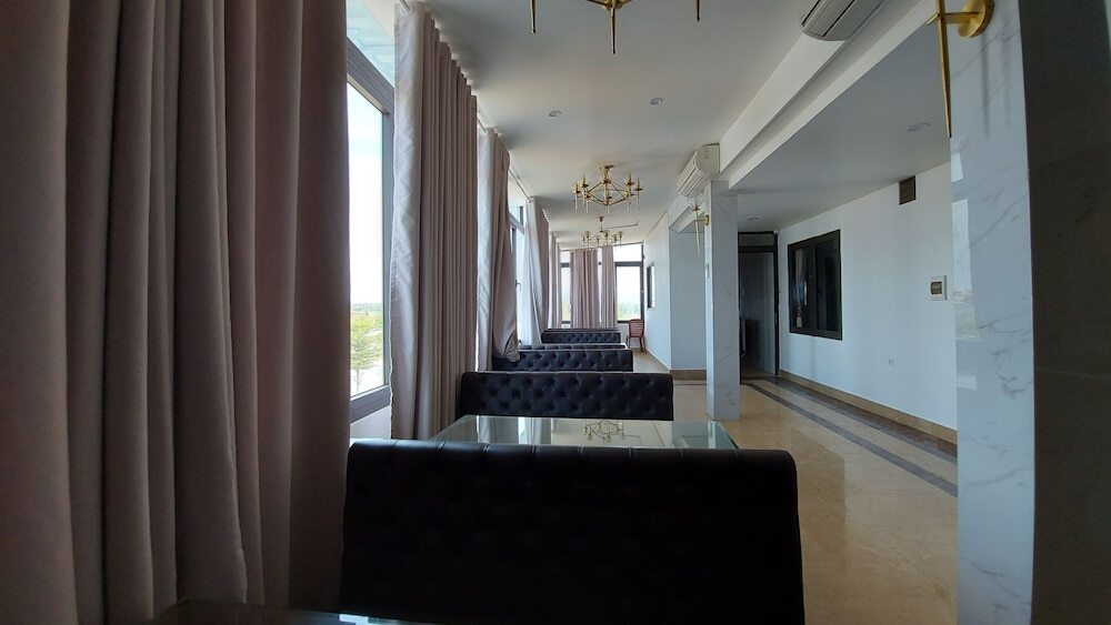 Кам Лам: An Land Hotel