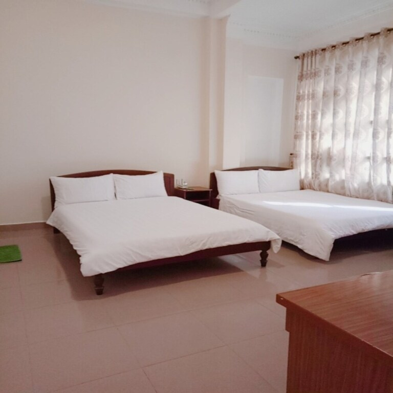 Далат: Quang Chien Hotel by Zuzu