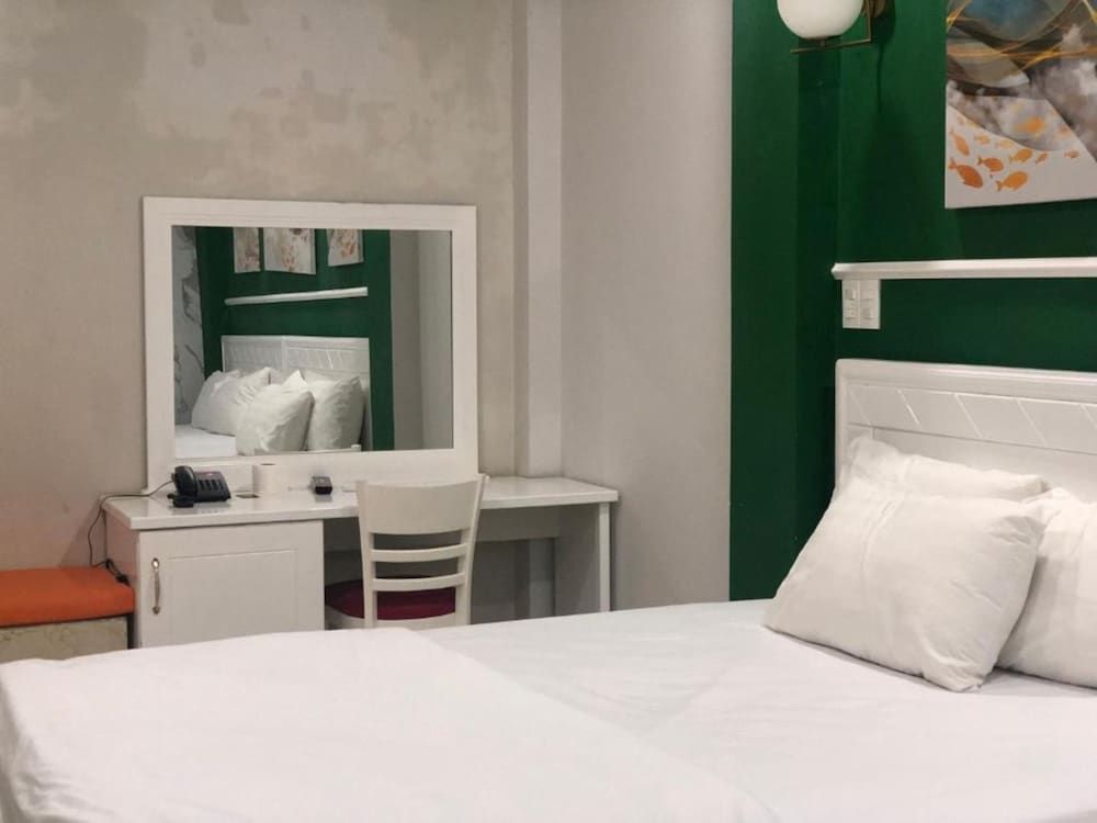 Хошимин: Elly Hotel
