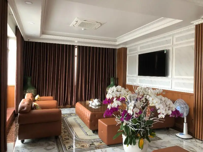 Ди Ан: Hoang Hung Hotel