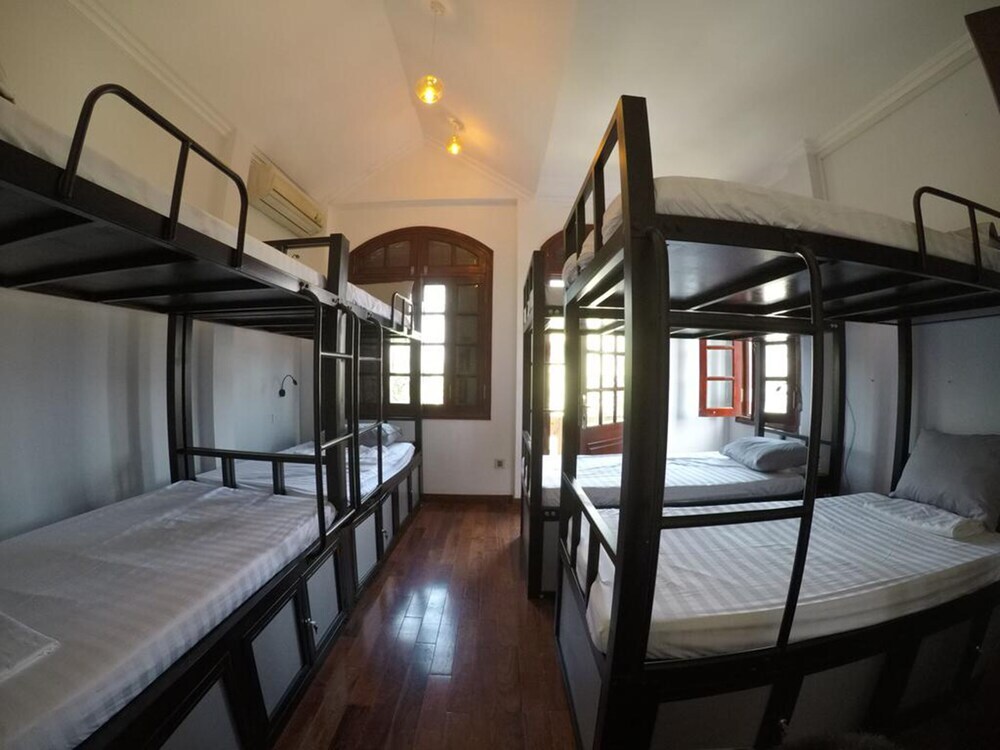 Bubba Bed Hostel by OYO Rooms — фото 1