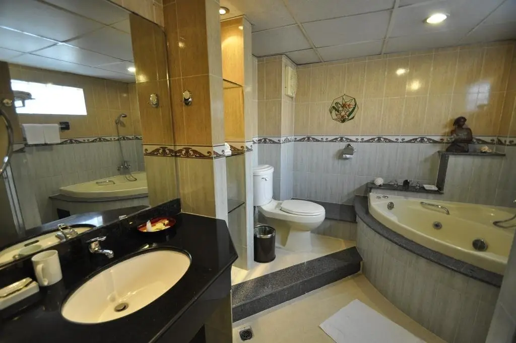 Хошимин: Sunflower Hotel  Spa  District 10