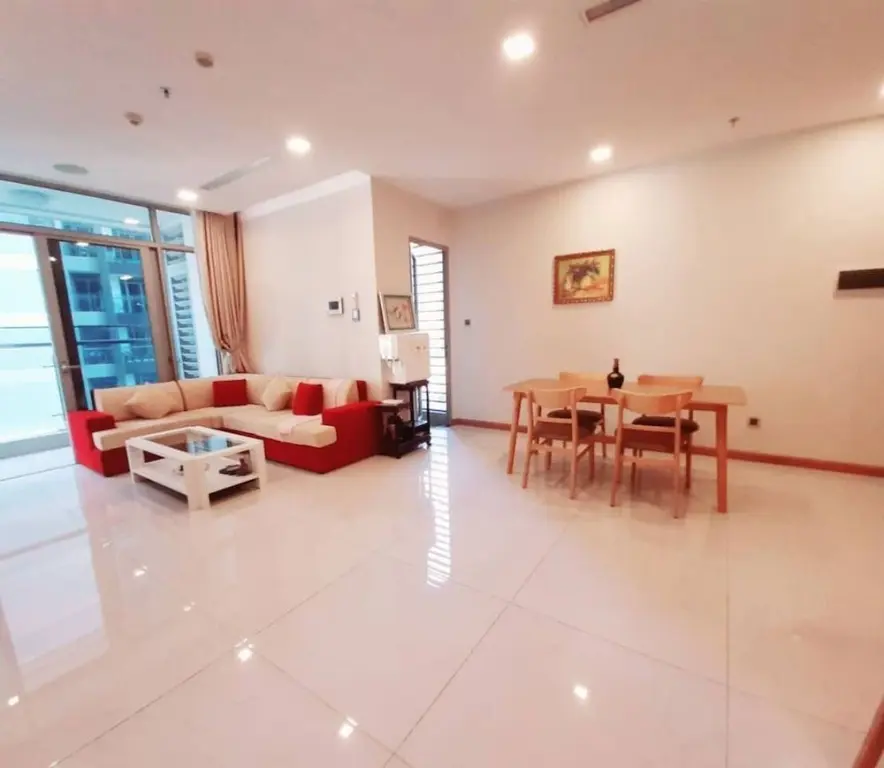Хошимин: Spacious Modern 4-bed 140sqm Vinhomes Apartment