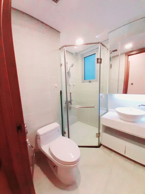 Хошимин: Spacious Modern 4-bed 140sqm Vinhomes Apartment