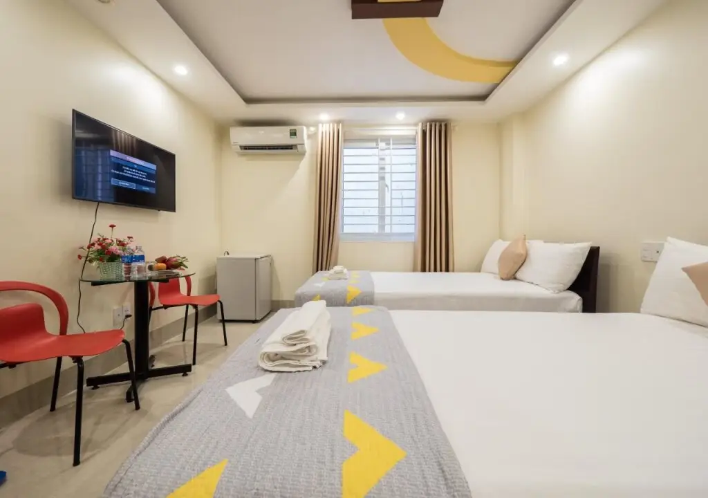 Дананг: Johnny Hotel