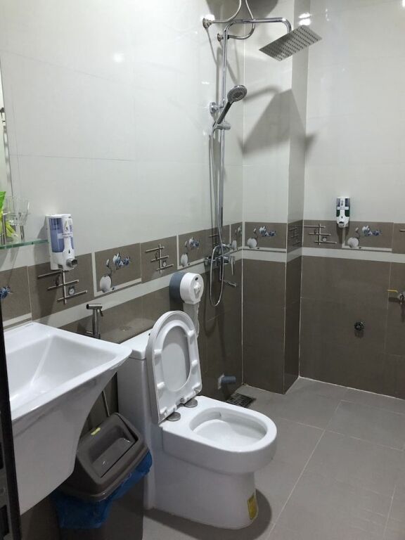 Фонг Ня: Starlet Hotel