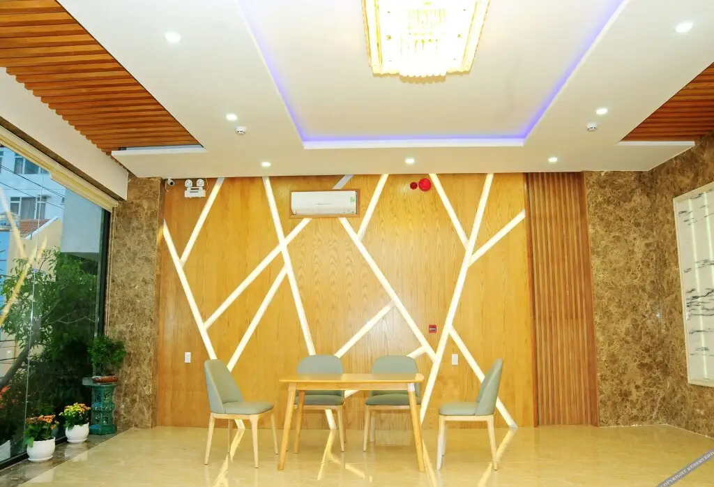 Куинён: SeaSide Hotel Quy Nhơn