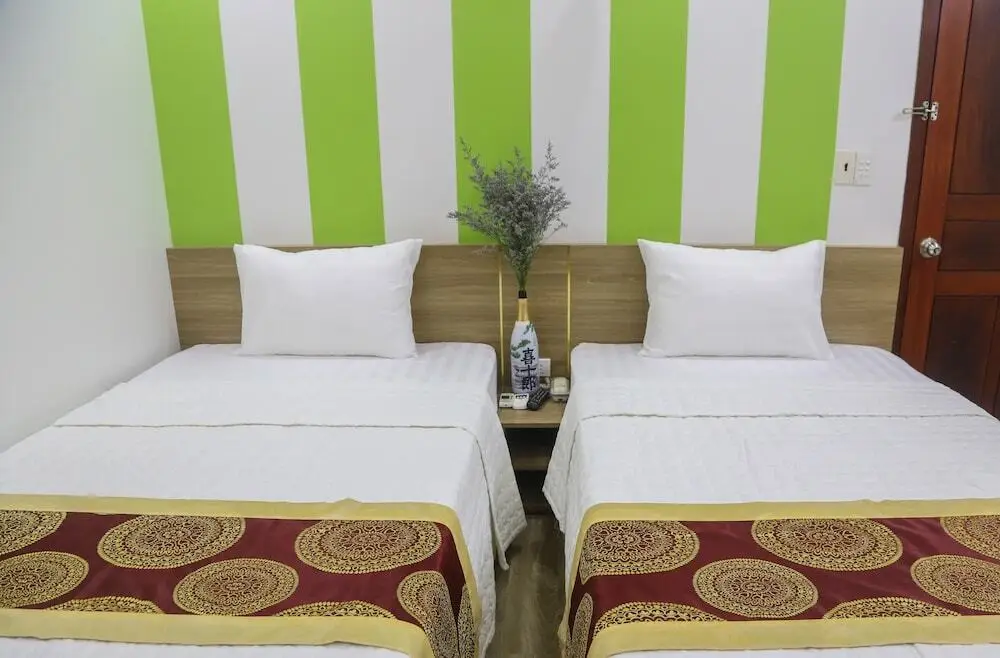 Халонг: Hung Vuong Hotel