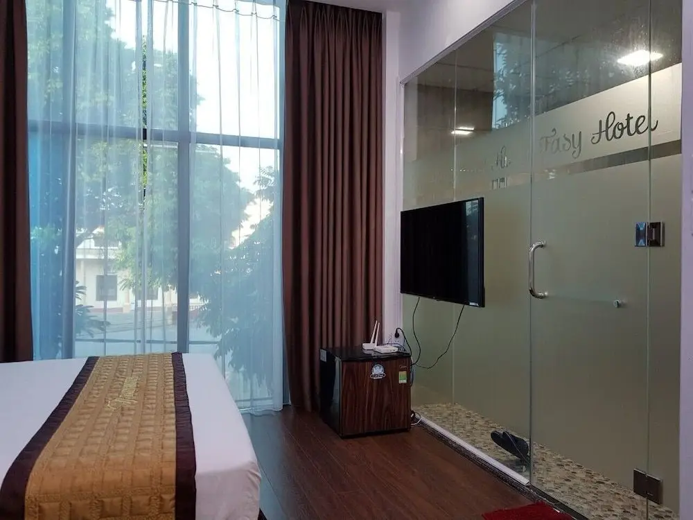 Нгок Куанг: Fasy Hotel