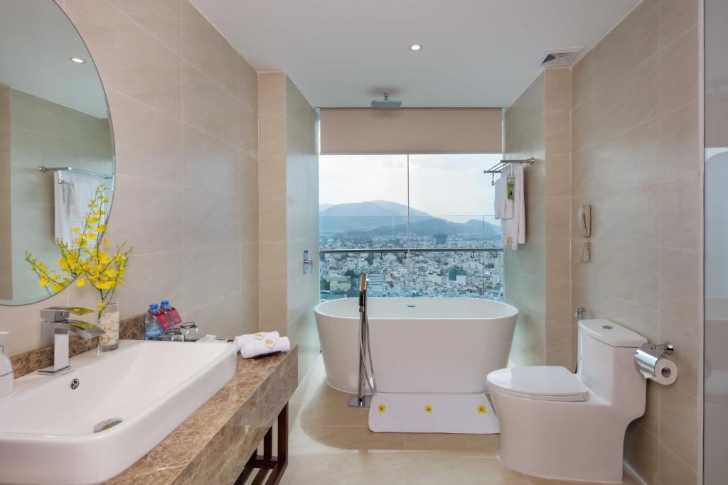 Нячанг: Regalia Gold Hotel