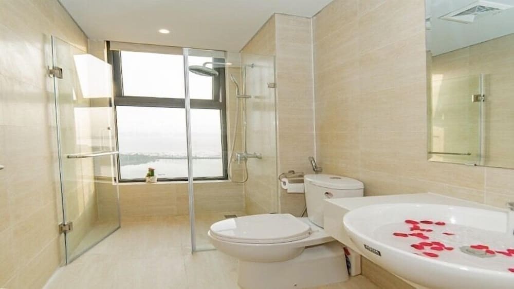Халонг: Advisor Travel Green Bay Halong