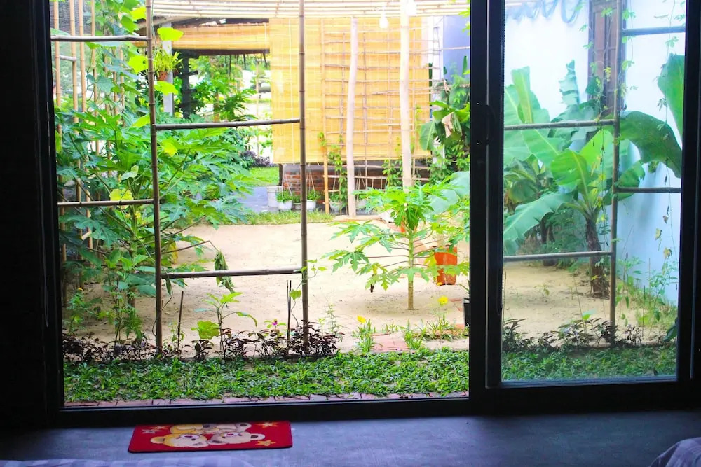Диенбан: Ba's Garden Beachside Homestay