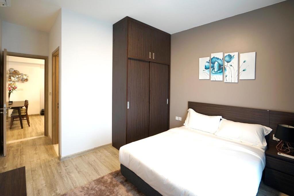 Бакнинь: The First Stay Hotel