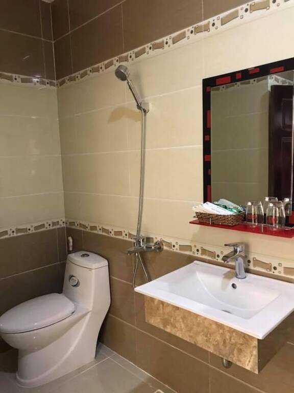 Ла-Джи: Ngoc Nam Hotel