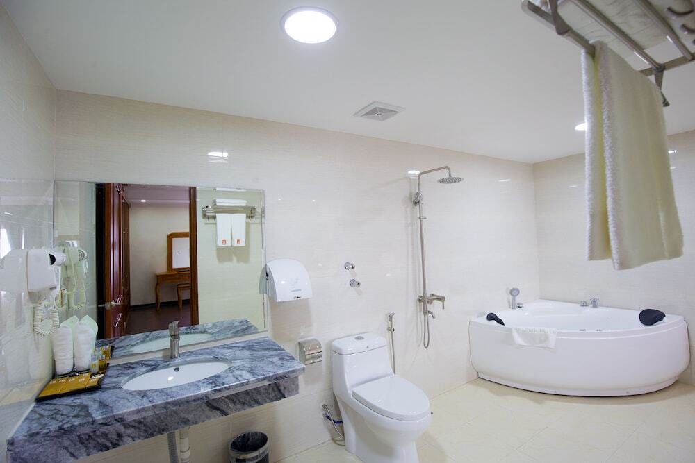 Халонг: Thai Son Luxury Hotel