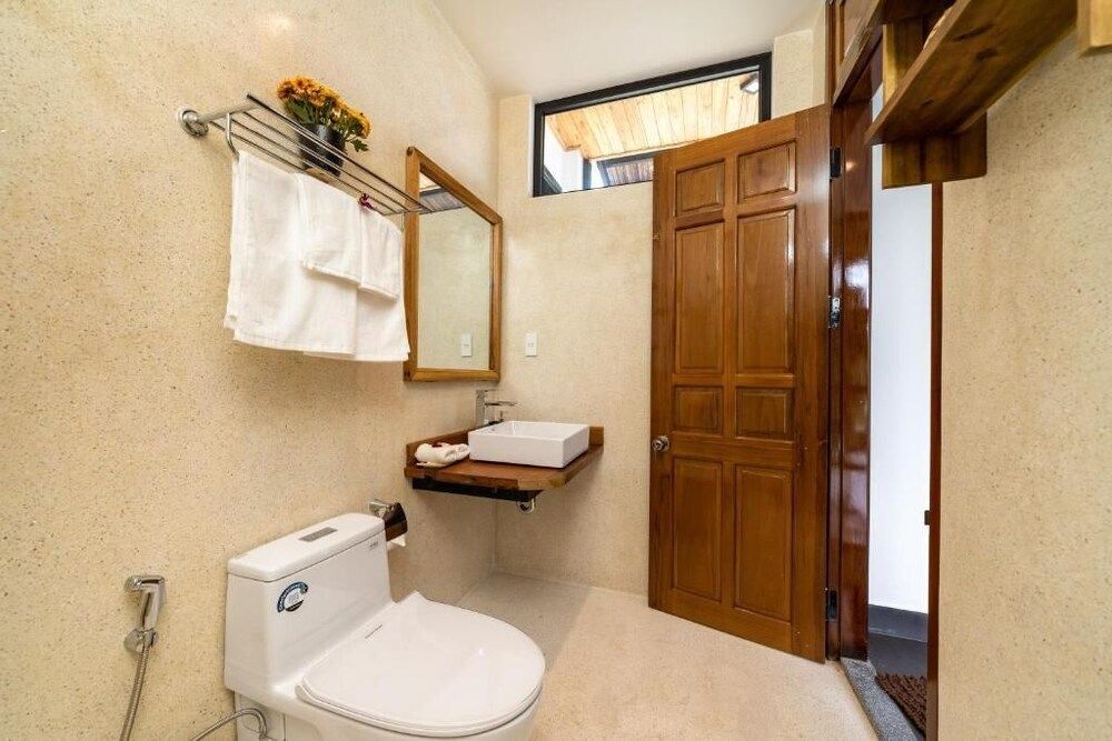 Хойан: Boat House Riverside Homestay