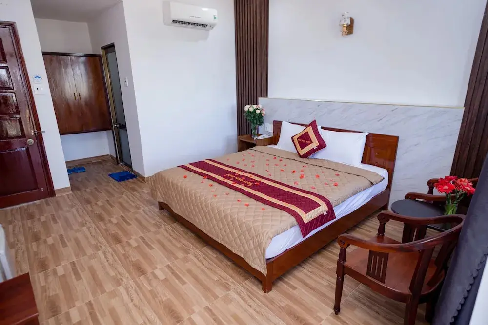 Куинён: Hong Hung Hotel