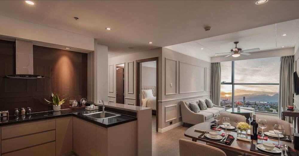 Дананг: Gorgeous New Suite Next To Ocean Gym Sauna