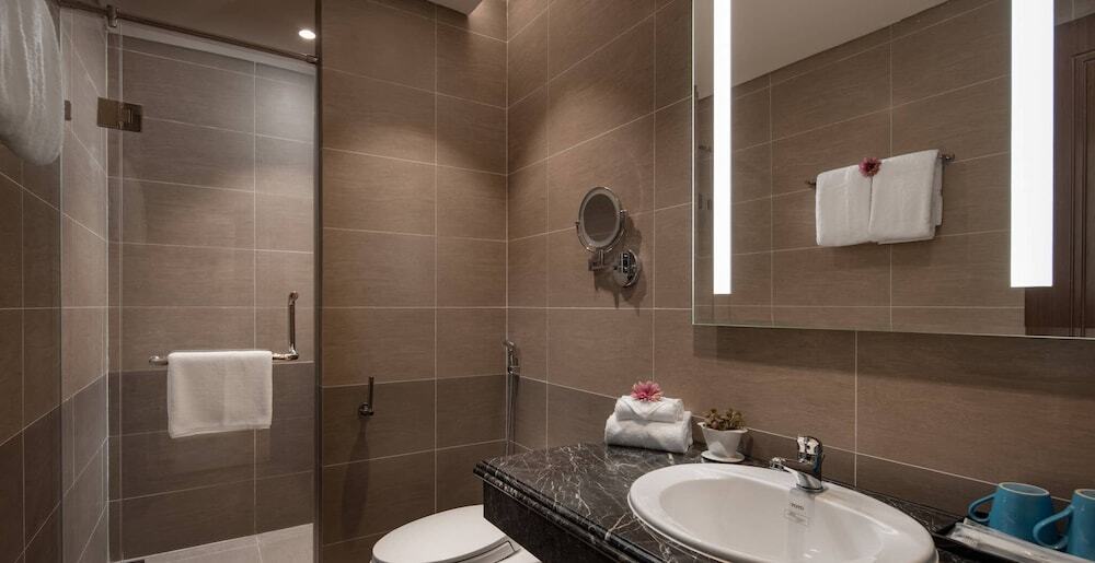 Дананг: Gorgeous Apartment Across My Khe Beach