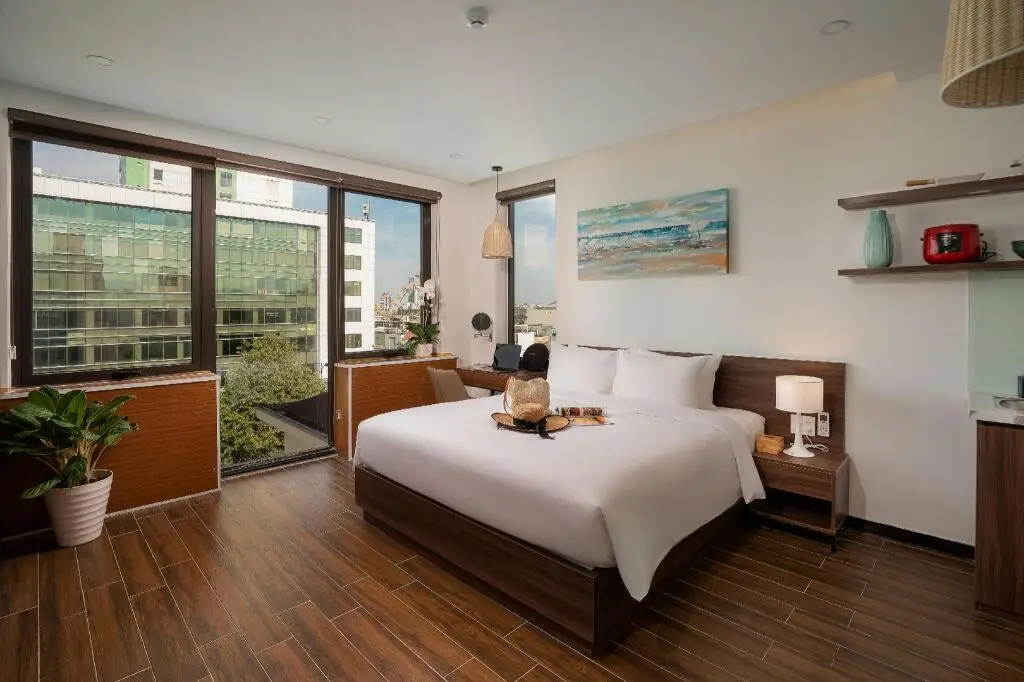 Дананг: Dragon View Riverfront Hotel - Managed by Chiic Vacation