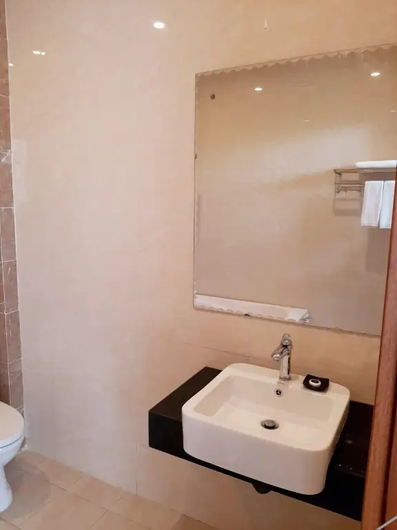 Нгок Куанг: Korinn Pho Yen Hotel II