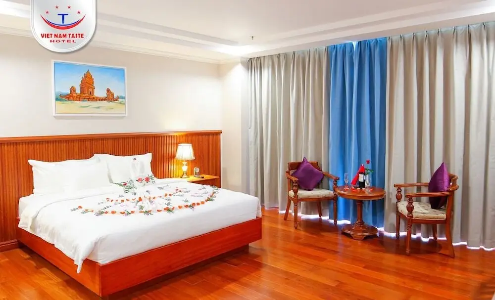 Куинён: Vietnam Taste Hotel Quy Nhon - Beachfront