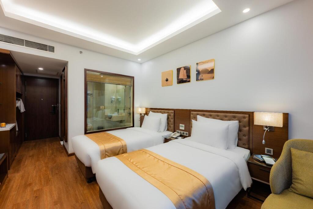 Халонг: Ha Long New Century Hotel