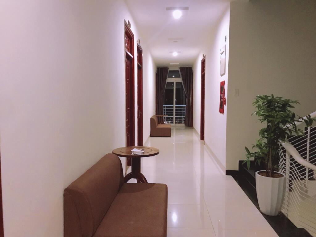 Буонматхуот: Lucky Star Hotel