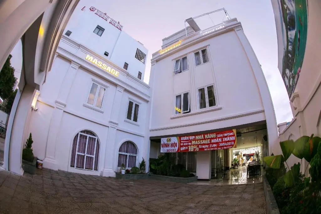 Vinh Hoi Hotel — фото 1