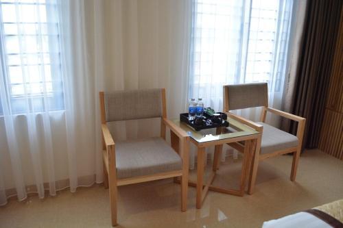 Халонг: Dayth Hotel