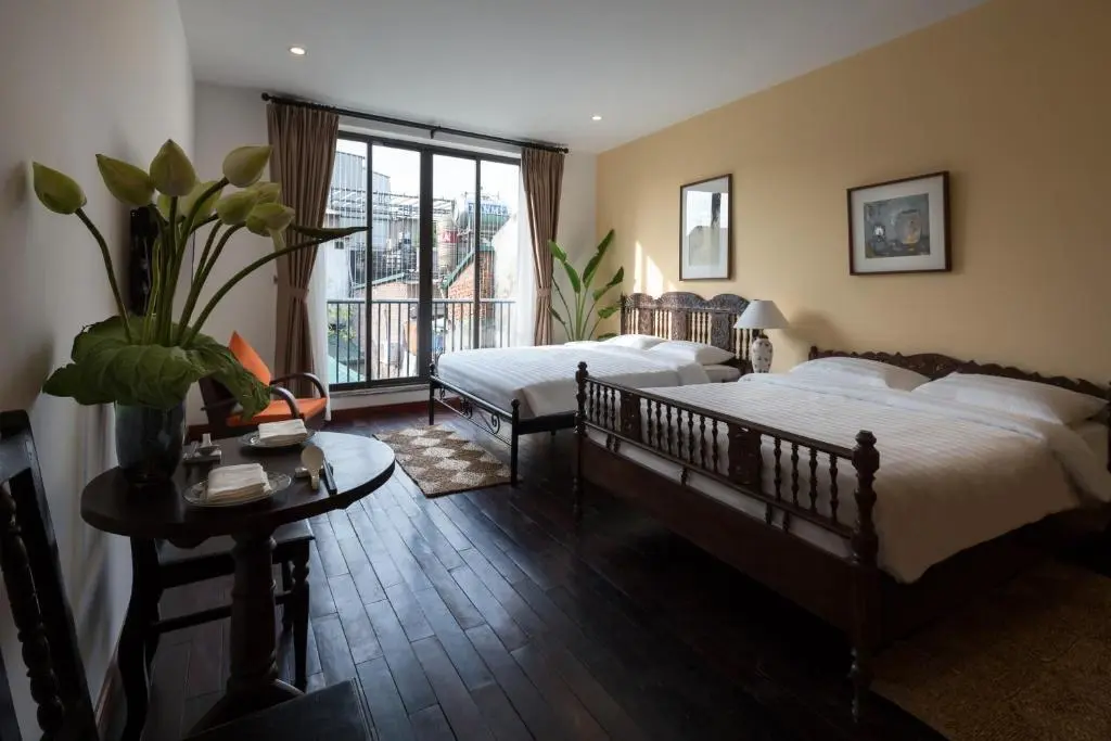 Ханой: Centraltique Downtown - Bespoke Colonial House Near Hoan Kiem Lake