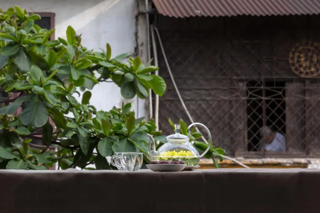 Ханой: Centraltique Downtown - Bespoke Colonial House Near Hoan Kiem Lake