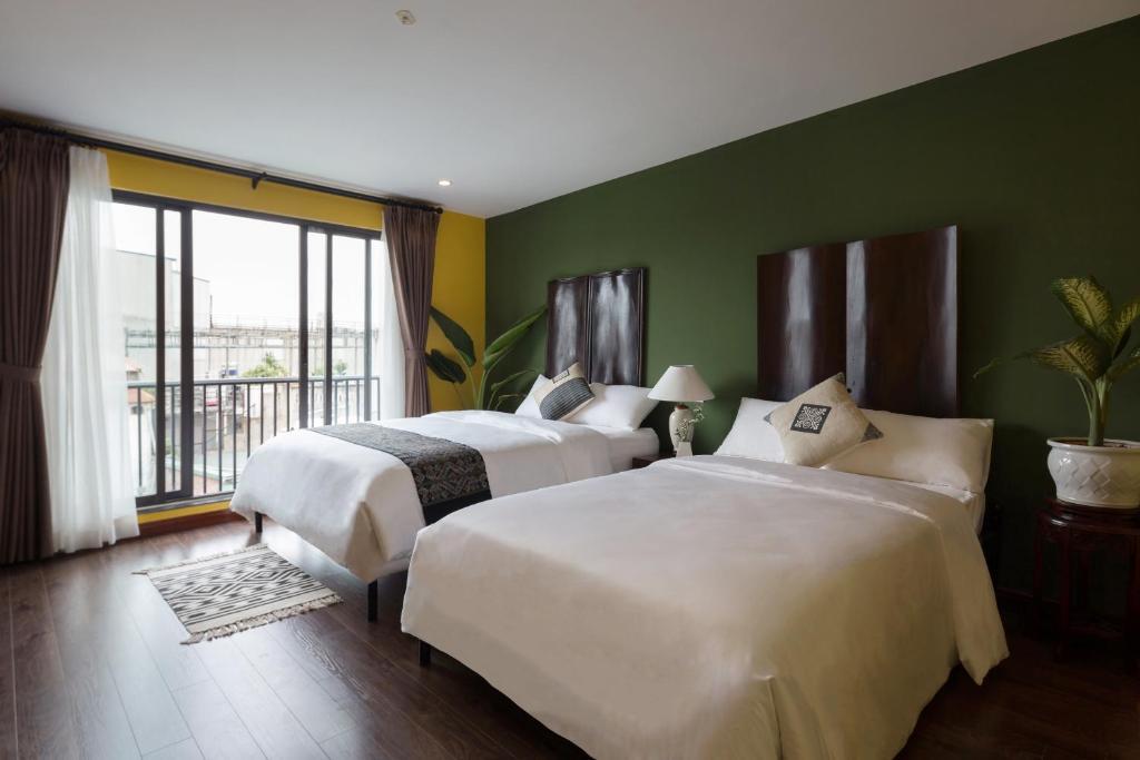 Ханой: Centraltique Downtown - Bespoke Colonial House Near Hoan Kiem Lake