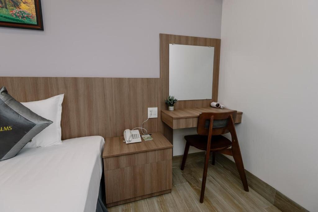 Туй-Хоа: Royal Palms Hotel