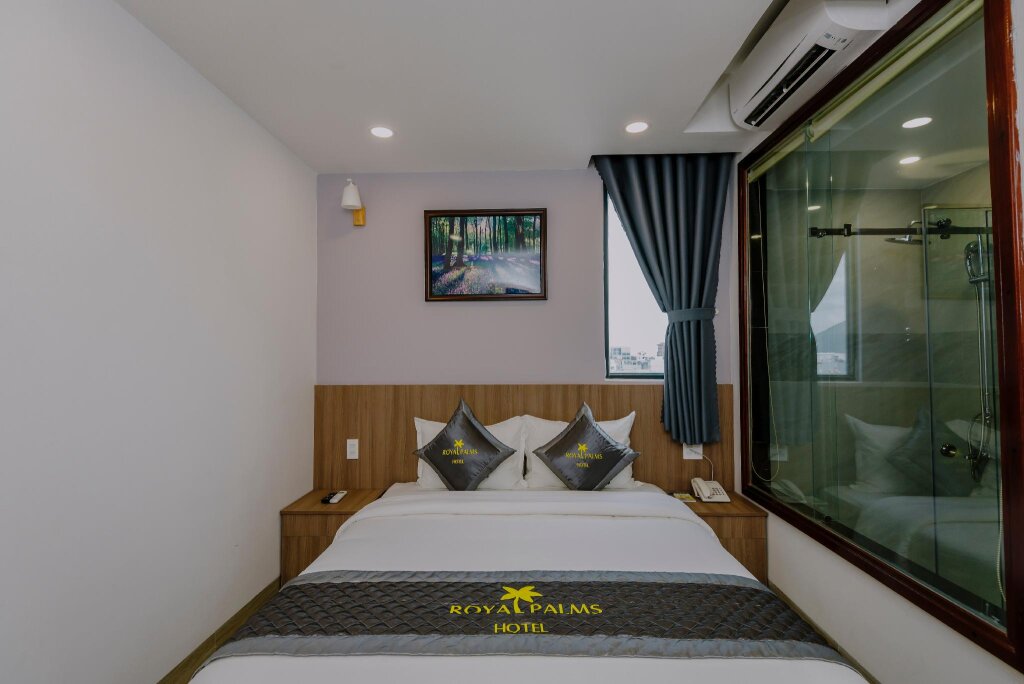 Туй-Хоа: Royal Palms Hotel