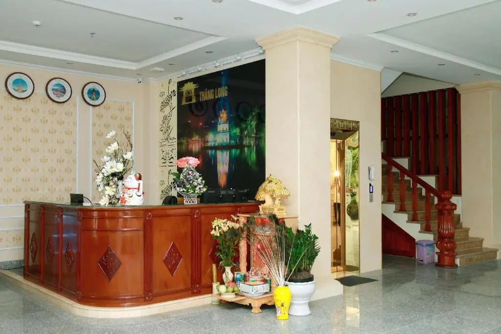 Хаулок: Khach San Thang Long