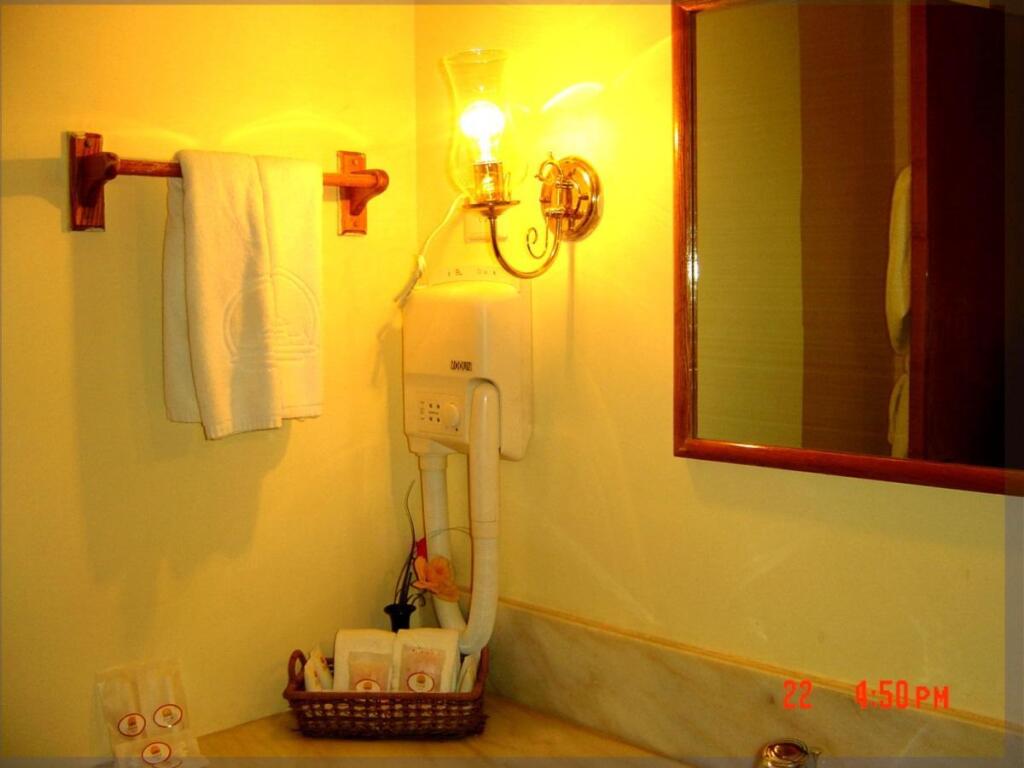 Цзюцюань: The Silk Road Dunhuang Hotel