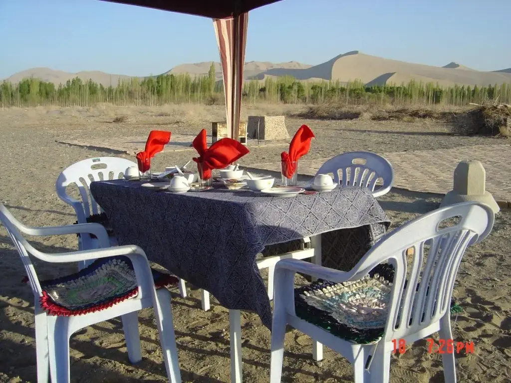 Цзюцюань: The Silk Road Dunhuang Hotel