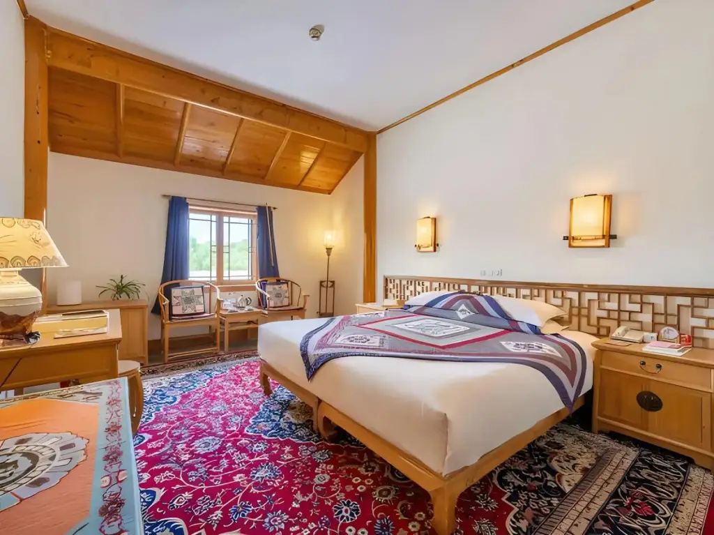 Цзюцюань: The Silk Road Dunhuang Hotel