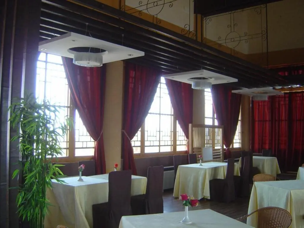 Цзюцюань: The Silk Road Dunhuang Hotel