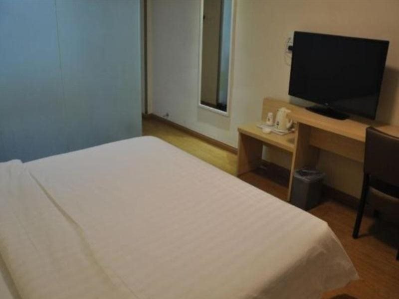 Чэнду: 7Days Inn Chengdu North Train Station Wukuaishi